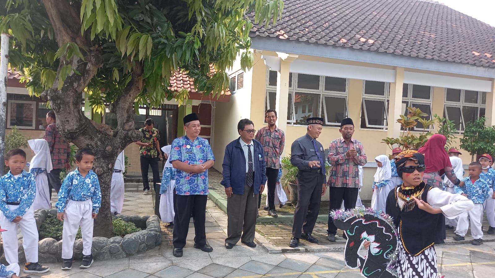 Juara 2 menulis aksara dan membaca